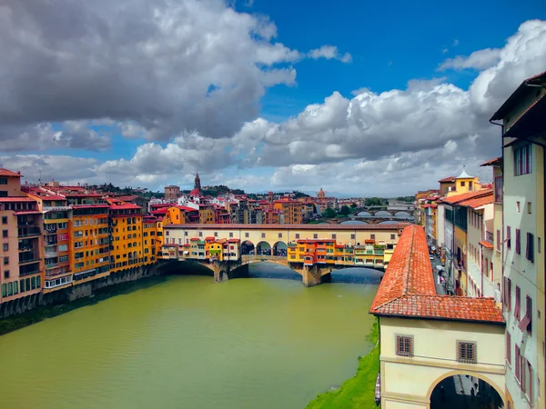 Floransa'daki Ponte Vecchio Köprüsü. İtalya. — Stok fotoğraf