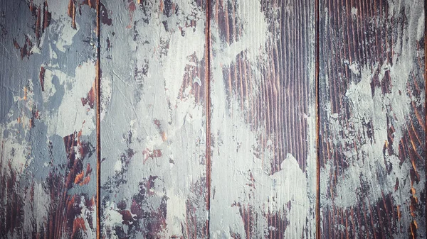 古色古香的粗糙棕色木质部 背景为斑驳的灰色油漆 — 图库照片