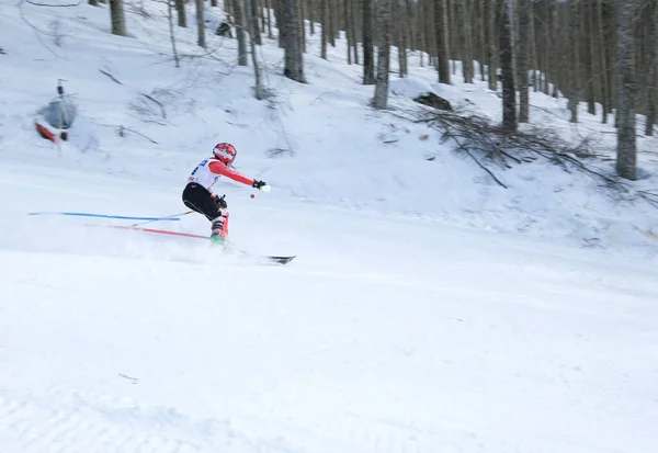 Jonge Atleet Een Speciale Slalomwedstrijd Toscane Italië — Stockfoto