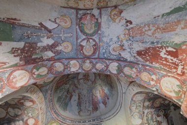 Goreme Açık Hava Müzesi Kapadokya, Anadolu Türkiye 'de Ortodoks El Nazar Eski Kilisesi' nde Çatı Üzerine Fresk Hıristiyan Dekorasyonu
