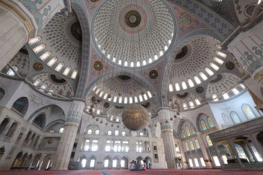 Kocatepe Camii, Ankara 'nın en büyük camii. 1967 ve 1987 yılları arasında Kizlay 'deki Kocatepe bölgesinde inşa edildi.,