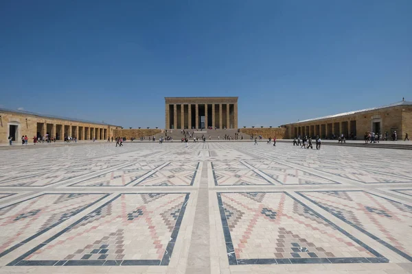 Atatürk 'ün Anıt Mezarı, Ankara ve Türkiye' yi ziyaret eden insanlar