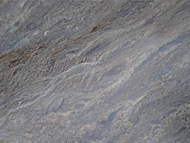 Yağmurdan sonra yoldaki kumu yıkadım.