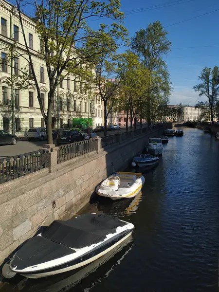 Petersburg Rosja Maj 2021 Widok Granitowy Nabrzeże Kanału Gribojedowa Łodzi — Zdjęcie stockowe