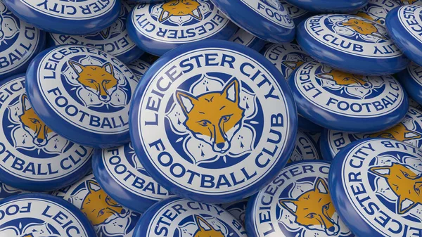 Выдача Большого Количества Значков Логотипом Футбольного Клуба Leicester Английская Футбольная — стоковое фото