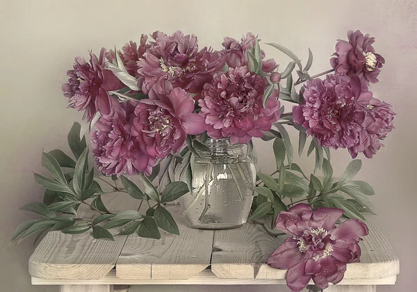 Natürmort peonies bir buket
