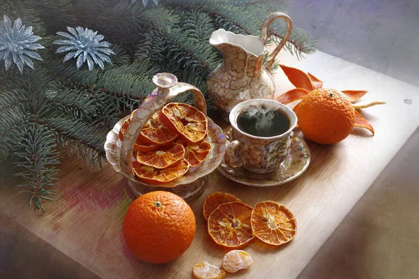 Uma Xícara Café Quente Tangerinas Fundo Natal — Fotografia de Stock