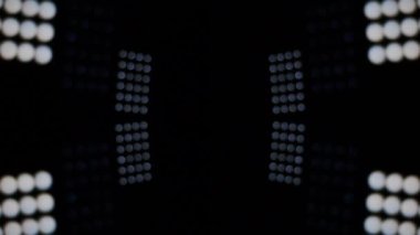 Projektörler, düzgün hareket ışık yanıp sönen