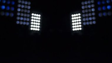 Projektörler, düzgün hareket ışık yanıp sönen