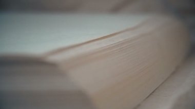 kağıt yığınını