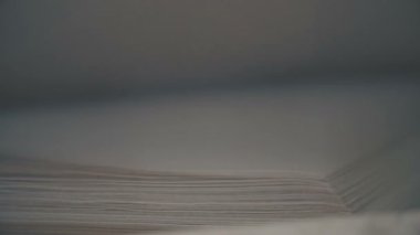 kağıt yığınını