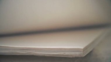 kağıt yığınını