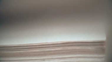 kağıt yığınını