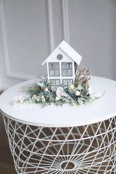 Kristal kütle biçiminde çiçek dekorasyonları 