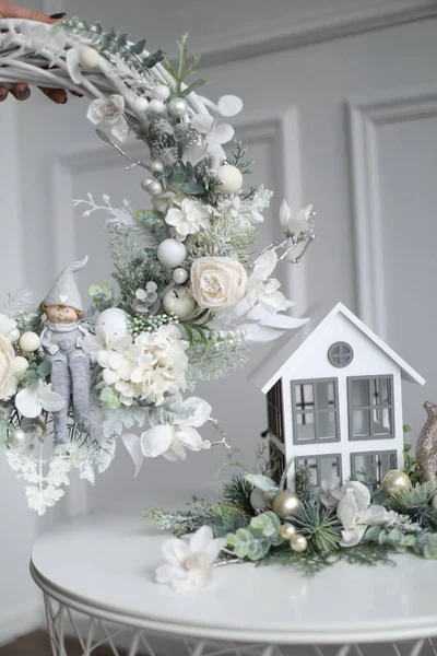 Kristal kütle biçiminde çiçek dekorasyonları 