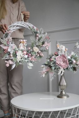 Kristal kütle biçiminde çiçek dekorasyonları 