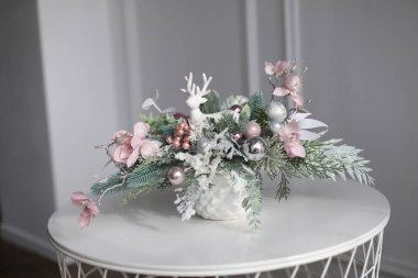 Kristal kütle biçiminde çiçek dekorasyonları 