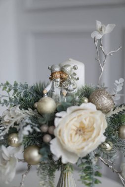 Işık içerisine kristal kütle dekorasyonları