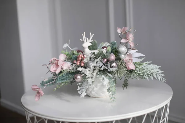 Kristal kütle biçiminde çiçek dekorasyonları 