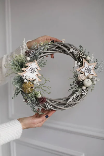 Işık içerisine kristal kütle dekorasyonları