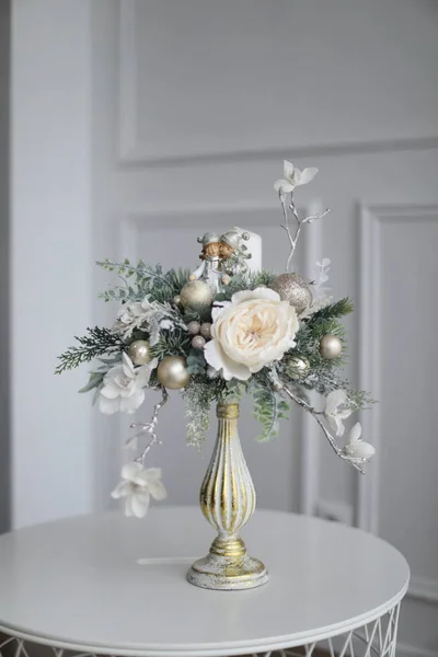 Işık içerisine kristal kütle dekorasyonları