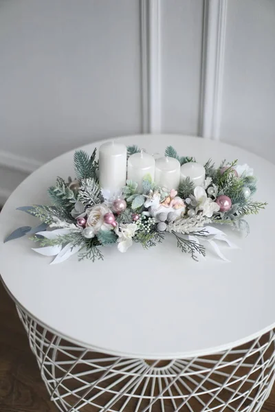 Masada ya da ellerde kristal kütle biçiminde dekorasyonlar