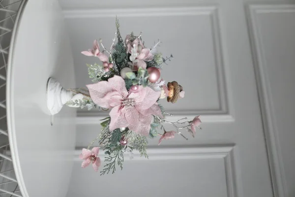 Masada ya da ellerde kristal kütle biçiminde dekorasyonlar