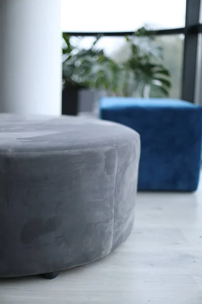 Oda dekorasyonundaki kanepe