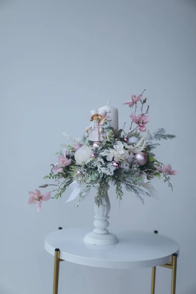 Yeni yıl dekorunda kristal mum