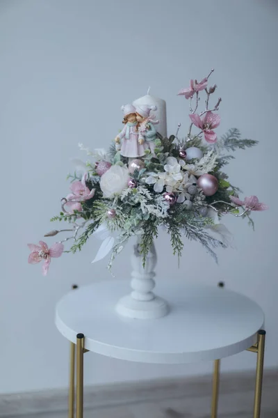 Vela Cristmass Con Flores Invierno —  Fotos de Stock
