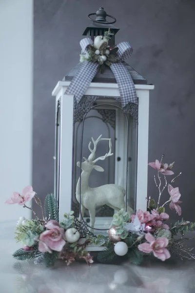 Kış çiçekli kristal geyik