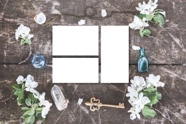 Şirin ve şık marka mockup fotoğraf