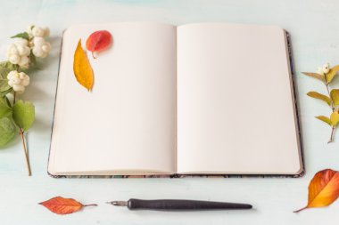 Kimlik ve zanaat mockup retro filtre efekti ile