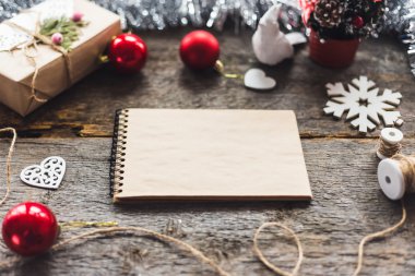 Kağıt arka plan ile yeni yıl kompozisyon