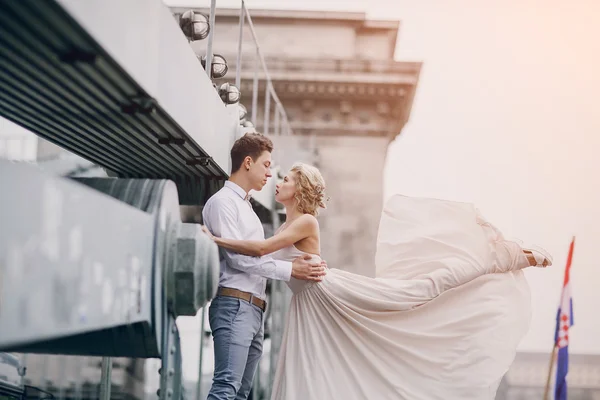 Wedding day in Budapest — Stock Photo, Image