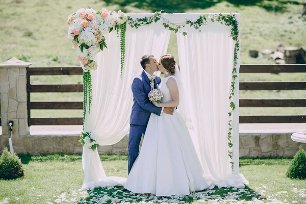 Arch wedding ceremony — Stock Photo, Image