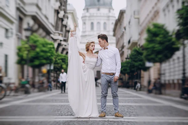 Giorno del matrimonio a Budapest — Foto Stock