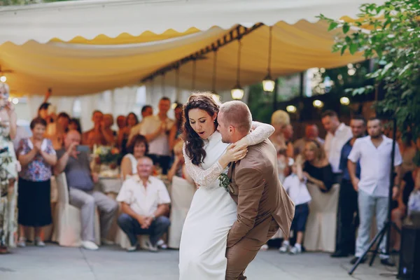 初めての結婚ダンス — ストック写真