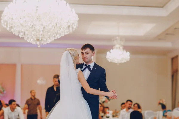 Primeira dança de casamento — Fotografia de Stock