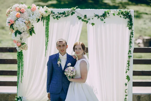 Cerimônia de casamento arco — Fotografia de Stock