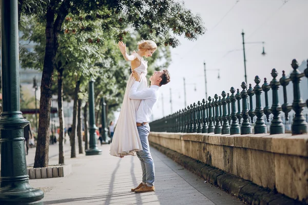 Svatební den v Budapešti — Stock fotografie