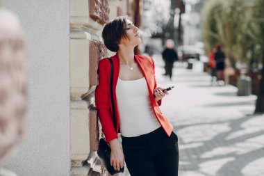 elektronik sigara ile kız