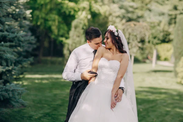 Dia de casamento festivo mágico — Fotografia de Stock