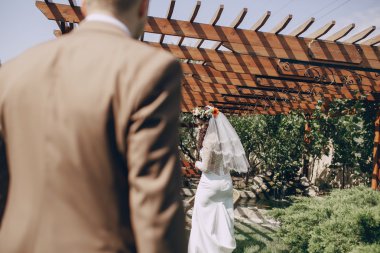 güneşli düğün günü