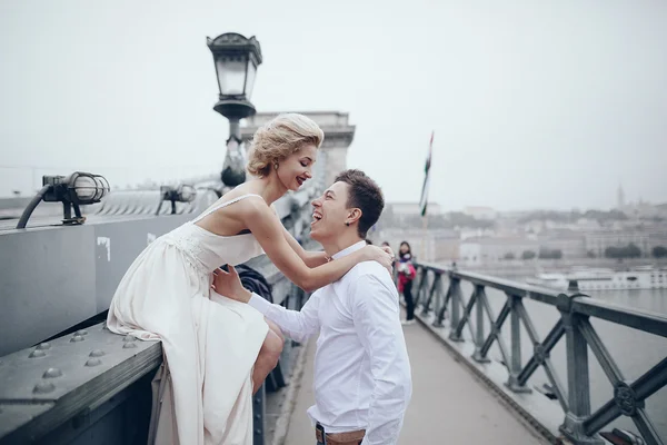 婚礼那天在布达佩斯 — 图库照片