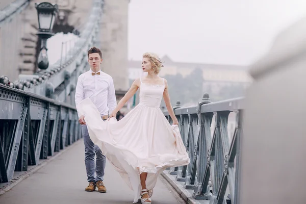 Hochzeitstag in Budapest — Stockfoto