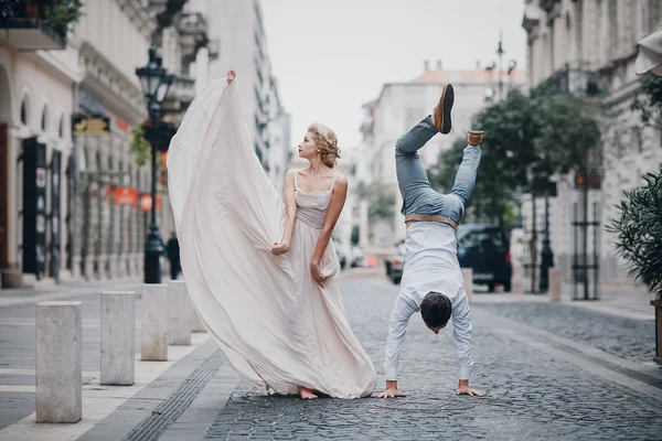 Svatební den v Budapešti — Stock fotografie