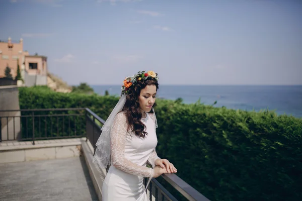 Sposa con la corona — Foto Stock