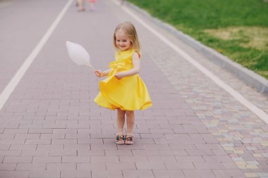 küçük güzel kız