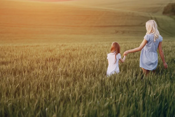 Mutter und Tochter — Stockfoto